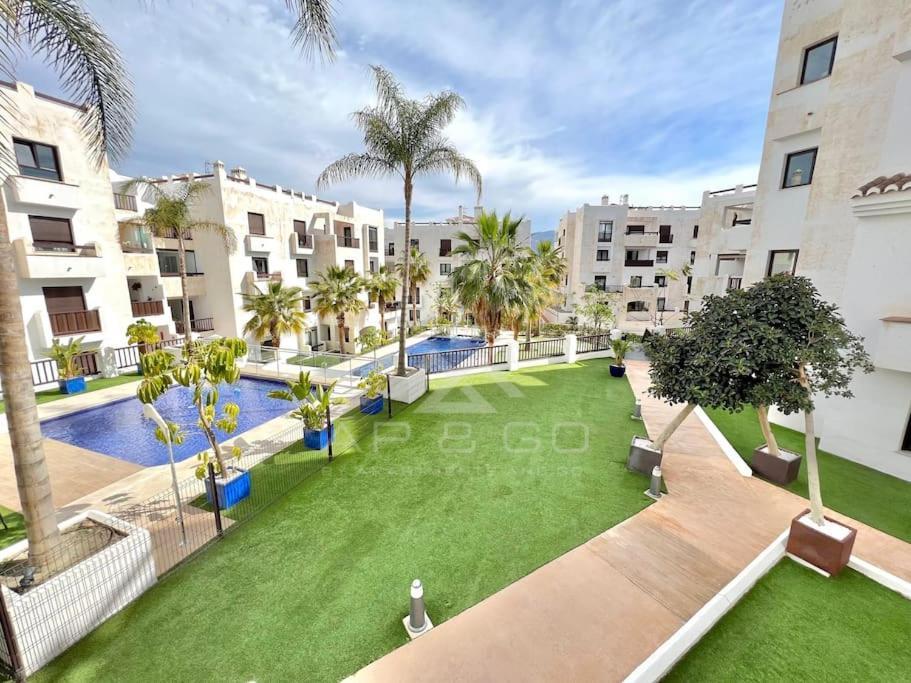 Oasis & * Salobrena