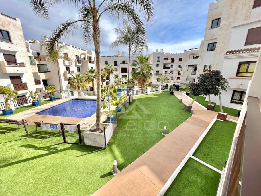 Apartment Oasis & *